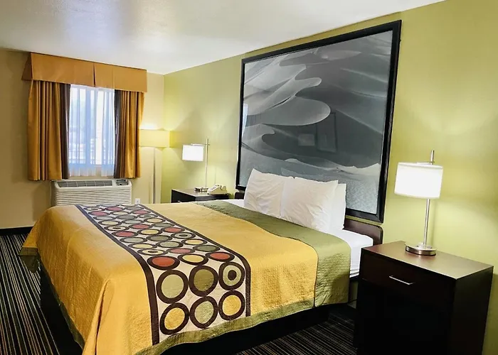Super 8 By Wyndham Hotel
