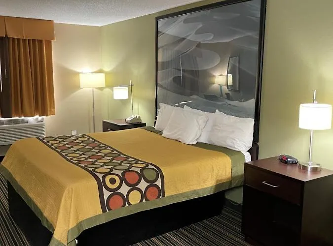 Super 8 By Wyndham Hotel