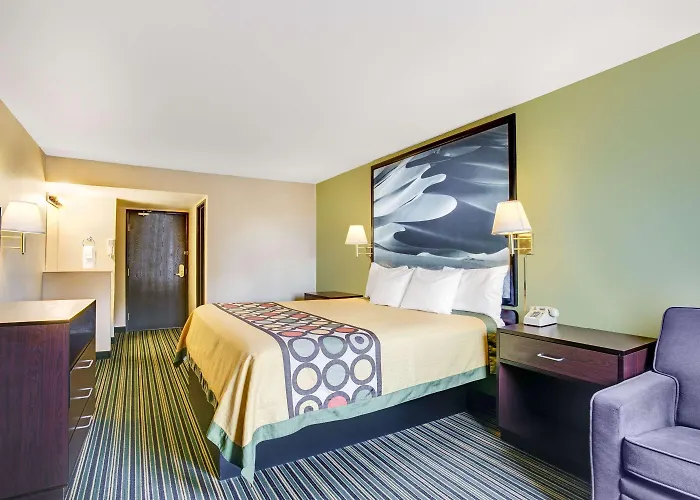 Super 8 By Wyndham Hotel