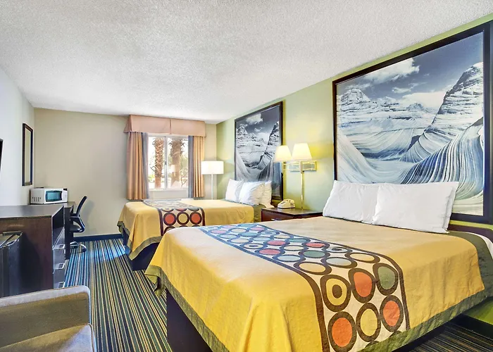 Super 8 By Wyndham Hotel