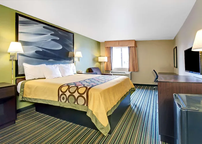 Super 8 By Wyndham Hotel 2*