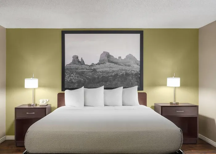 Hotel Super 8 By Wyndham 2*