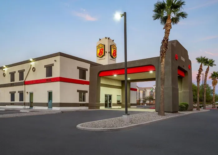 Super 8 By Wyndham Hotel