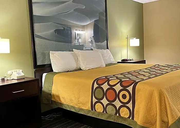Super 8 By Wyndham Hotel 2*